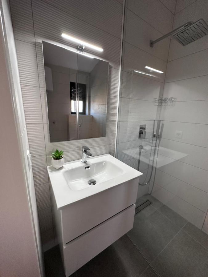 Luxury Apartments Marty Malinska Luaran gambar