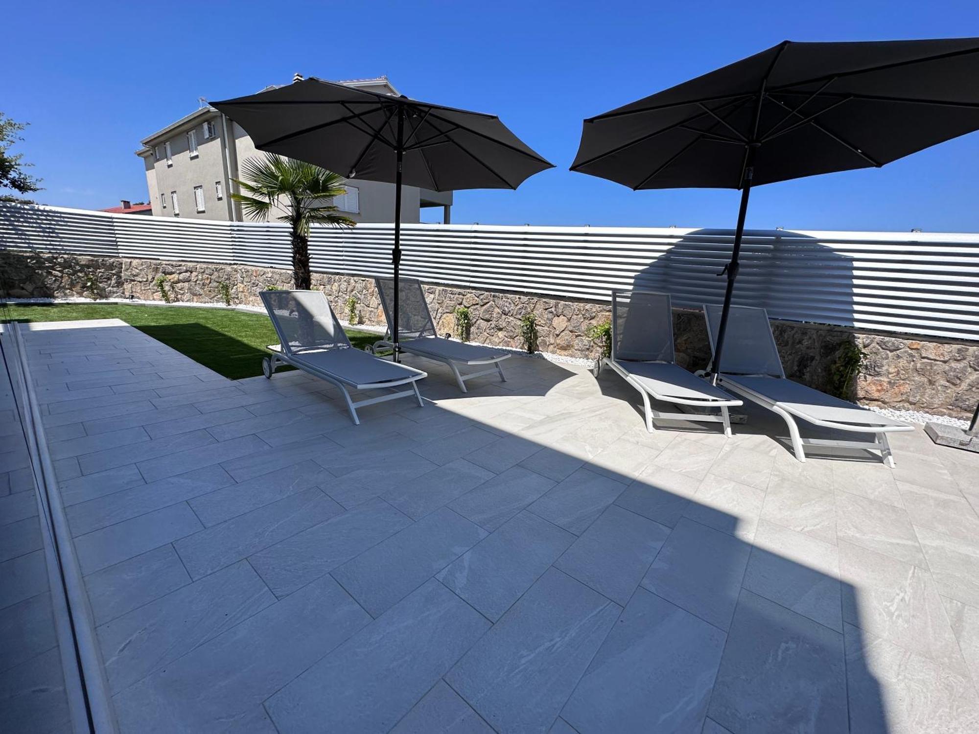 Luxury Apartments Marty Malinska Luaran gambar
