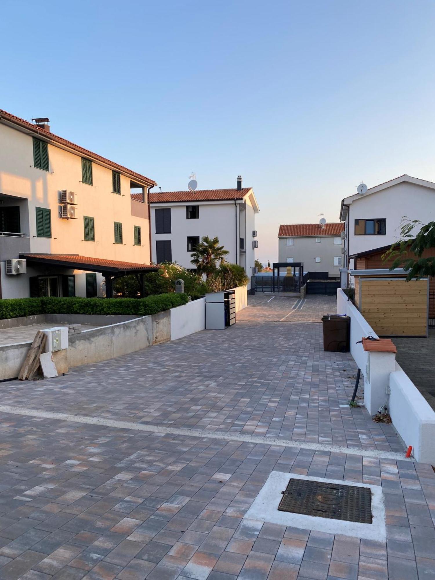 Luxury Apartments Marty Malinska Luaran gambar