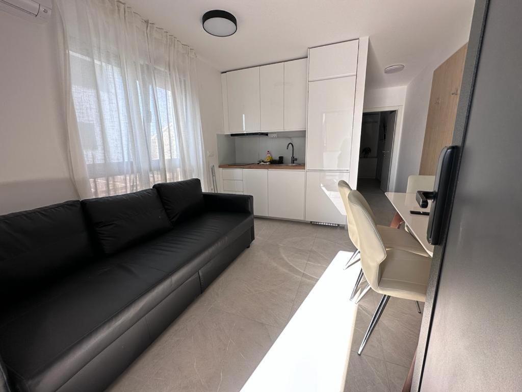 Luxury Apartments Marty Malinska Luaran gambar
