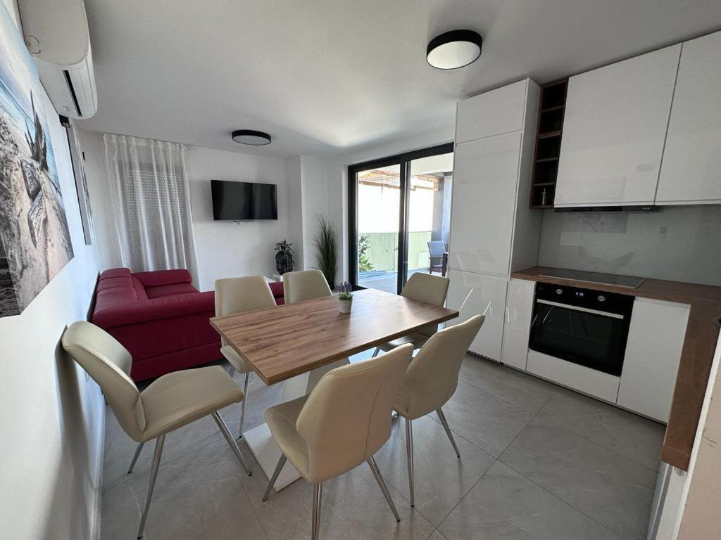 Luxury Apartments Marty Malinska Luaran gambar